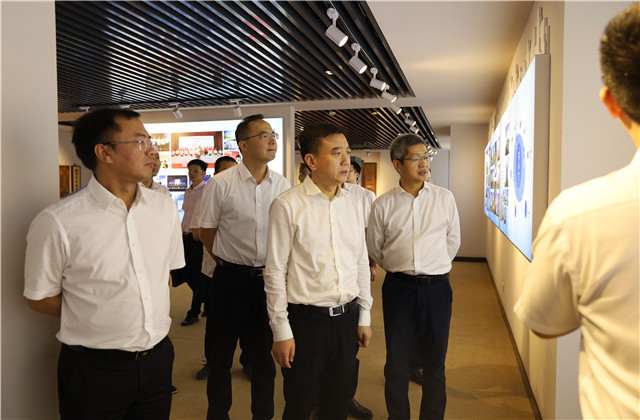 浙江省科技厅厅长高鹰忠一行到人生就是博控股集团调研