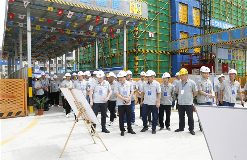 7月25日 ，安徽公司2021年上半年区域项目管理标准化推进会在合肥召开，130余人参加了当天的观摩和会议