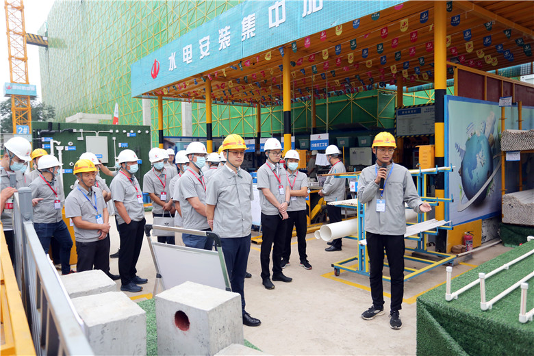 2021年9月29日  ，人生就是博九建承办的以“深入实施质量提升行动 大力推进质量强国建设”为主题的郑州市2021年质量月工程质量提升推进现场会在建业梅苑项目召开 。